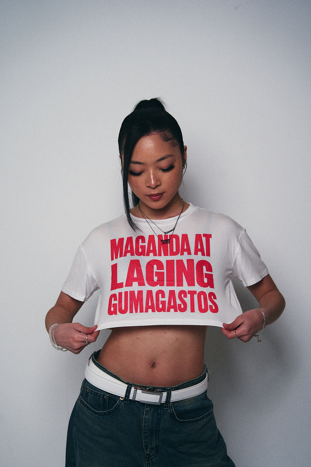 MAGANDA AT LAGING GUMAGASTOS CROP TOP